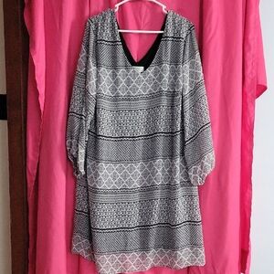 4/$20 SOHO Apparel Black and White Geometric Dress
